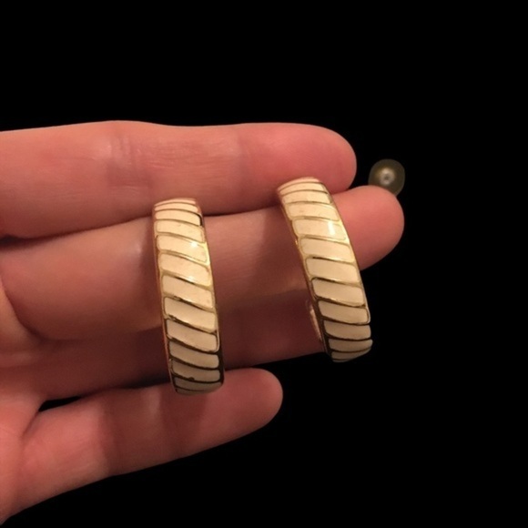 VINTAGE Hoop Earrings - Picture 1 of 9